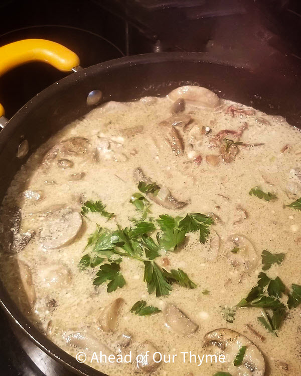 chicken stroganoff with mushrooms and bacon